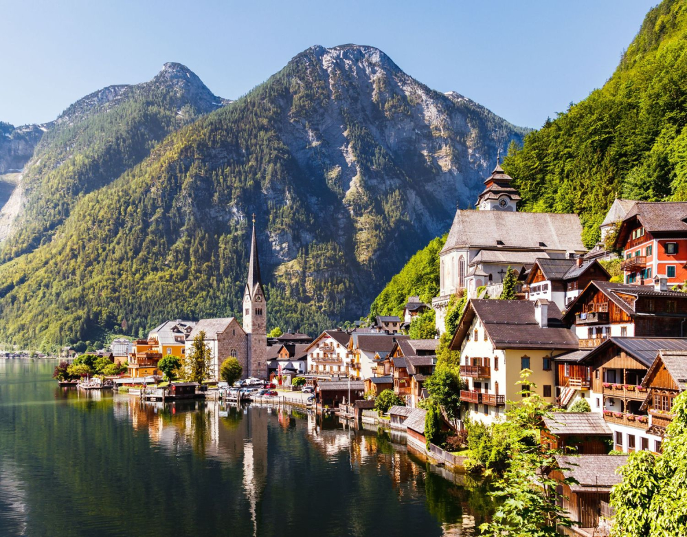 scenic-view-of-a-tourist-small-town-on-the-shore-o-2023-11-27-05-31-36-utc-2ec1c86c-1500