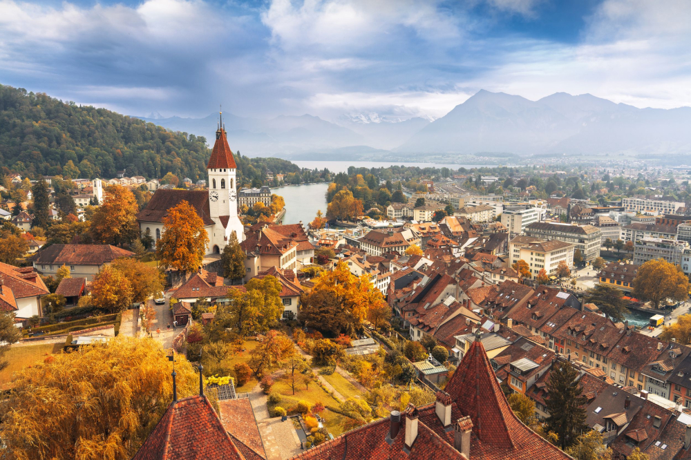 thun-switzerland-cityscape-in-autumn-2023-11-27-05-08-01-utc-ea9432bf-2500